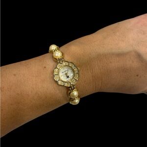 Vintage Elegant Gold and Pearl Watch